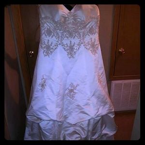 Wedding dress